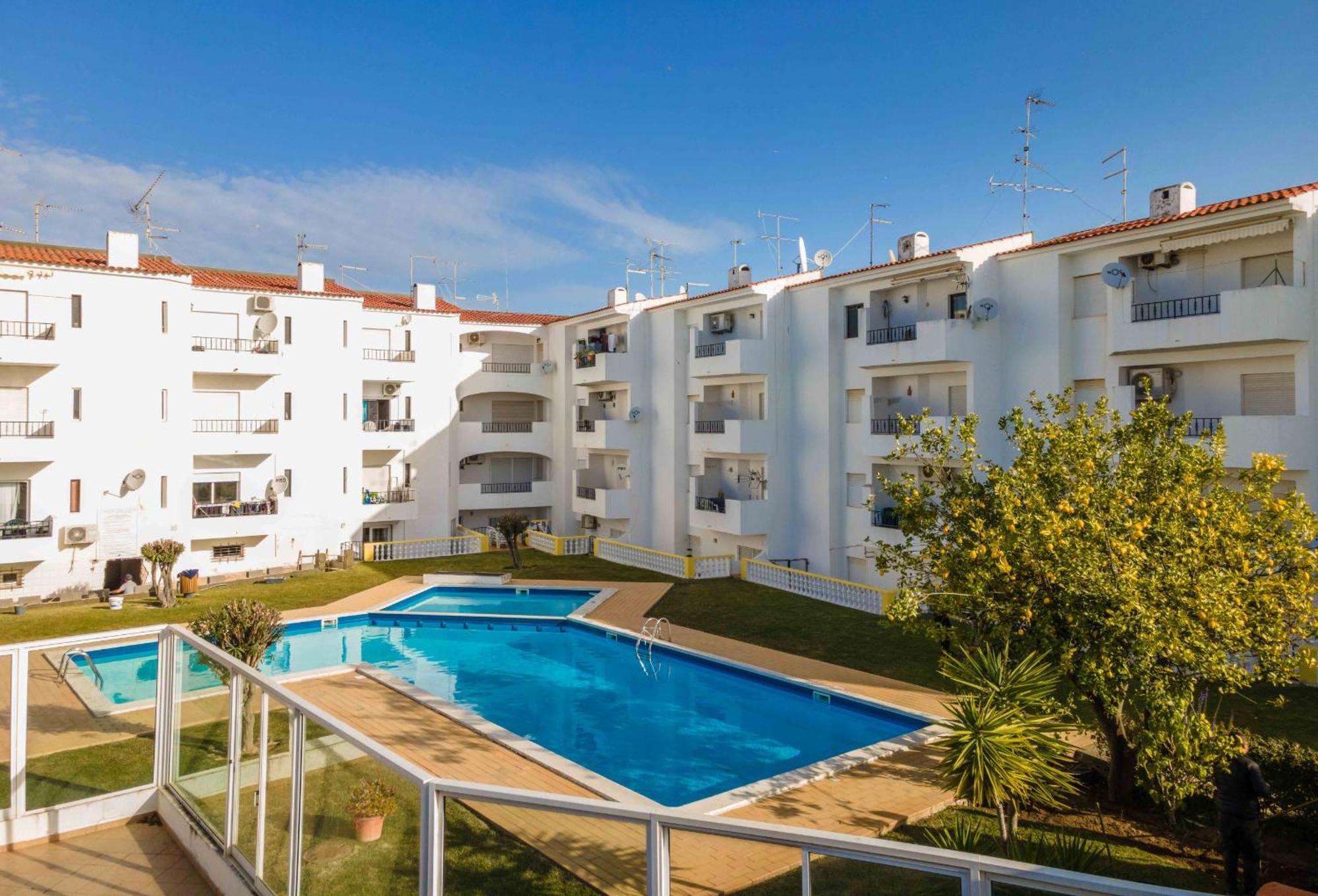 Santa Eulalia 2-Bedroom Apartment - Swimming Pool - Wifi Albufeira Ngoại thất bức ảnh